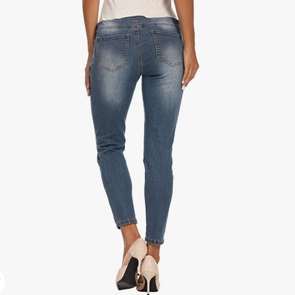 Maternity distressed jeans - Picture 2 of 6